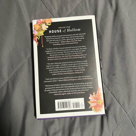 house of hollow by krystal sutherland hardcover book - Picture 2 of 4